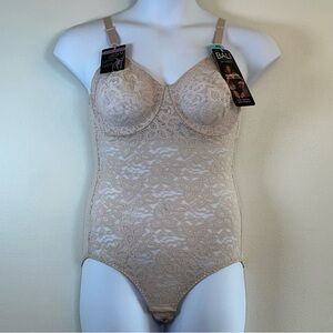 Bali Women’s 40C New With Tags Rosewood Lace 'N Smooth Body Shaper